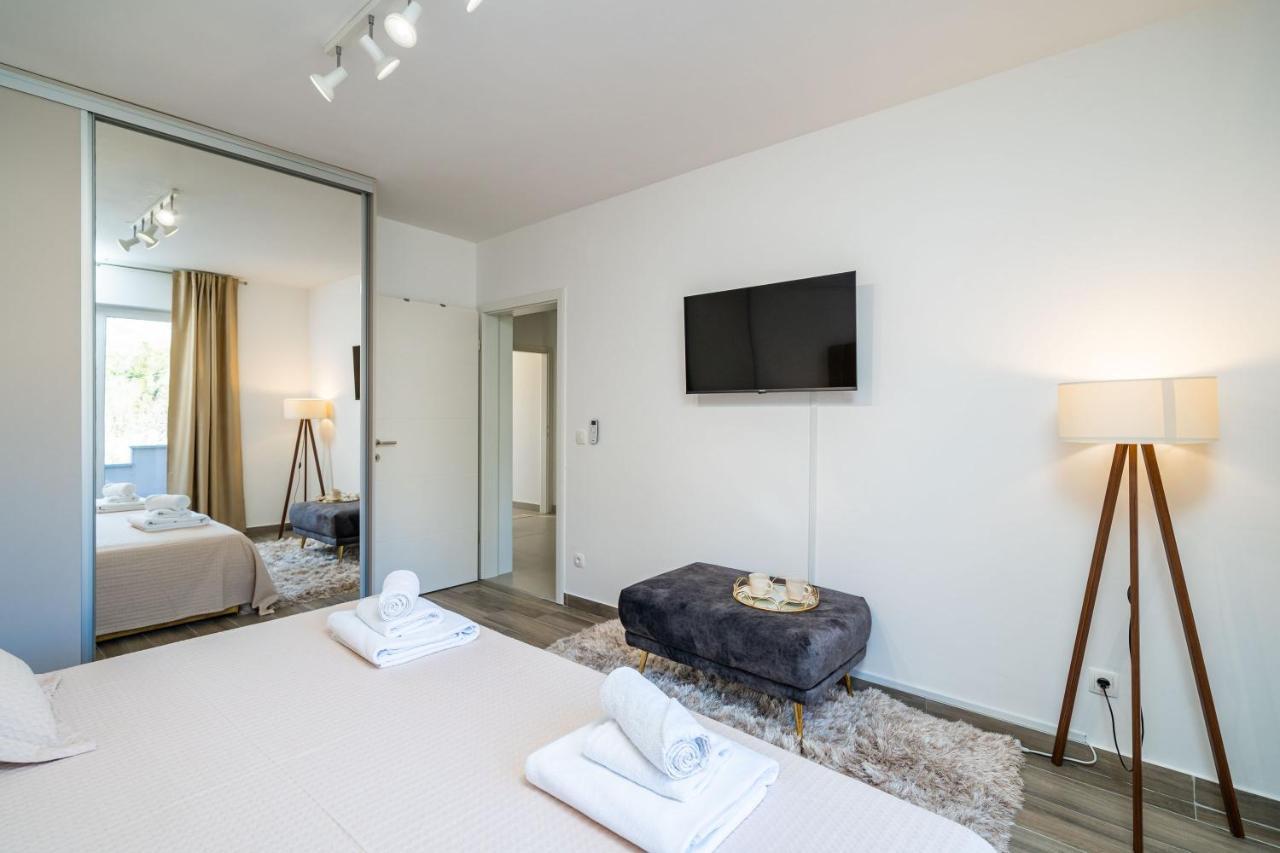 Villa Petmat - With Private Pool And 6 Bedrooms Dubrovnik Exteriör bild